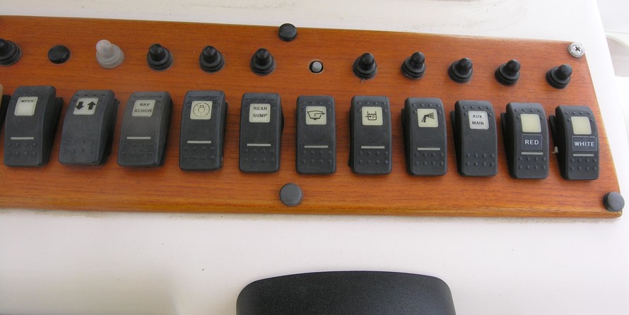 Grady-White Express 330