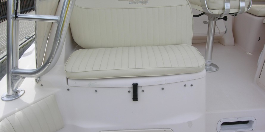 Grady-White Express 330