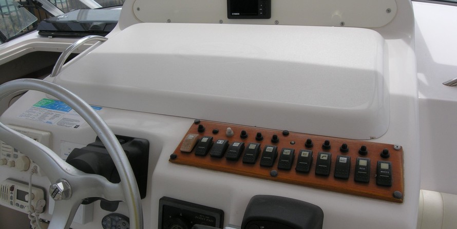 Grady-White Express 330