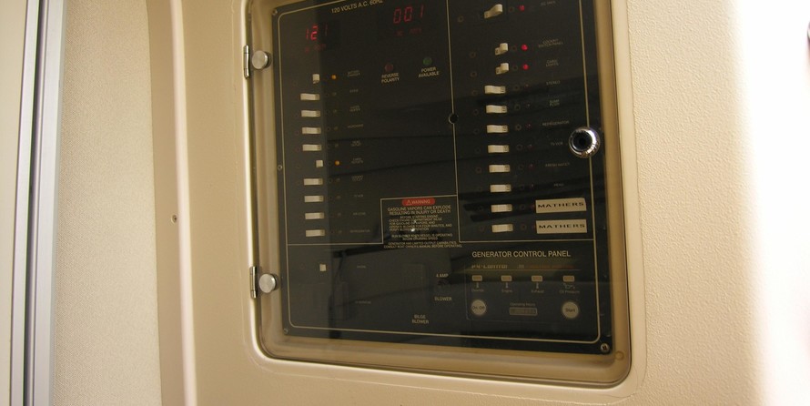 Grady-White Express 330