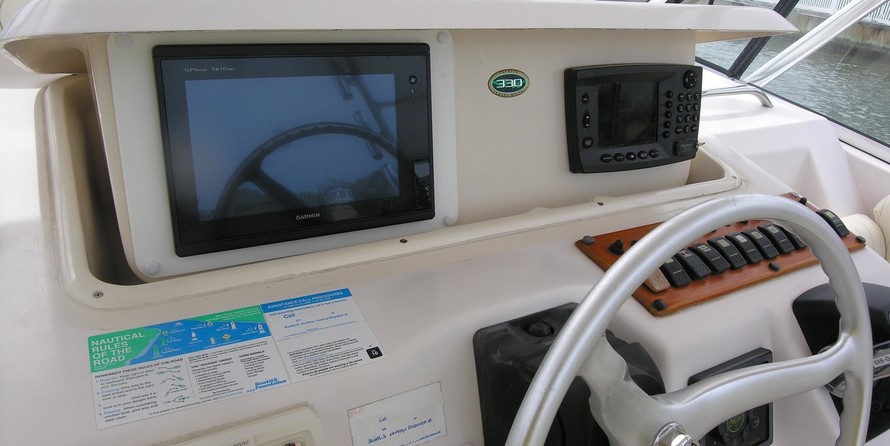 Grady-White Express 330