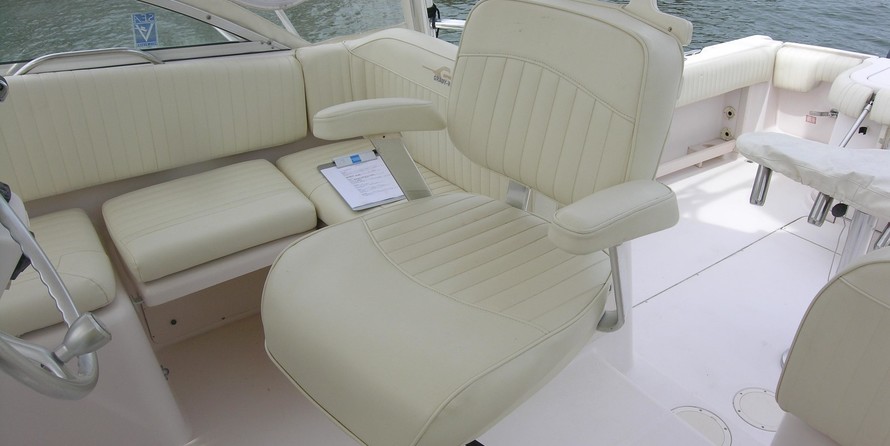 Grady-White Express 330