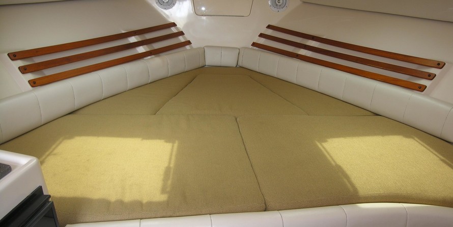 Grady-White Express 330