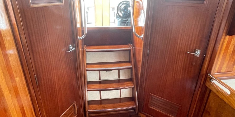 Custom Luxury Cruiser 190