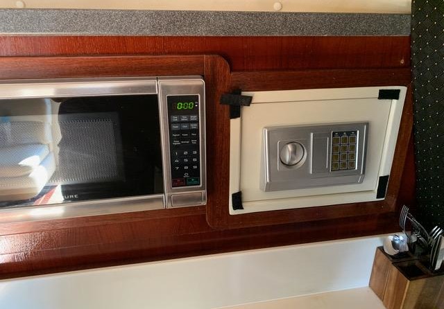 Luhrs 36 Convertible