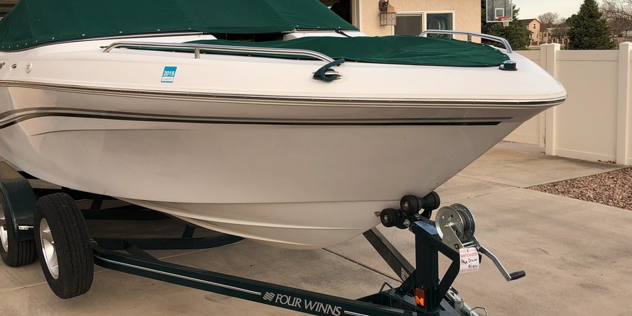 Four winns 220 horizon