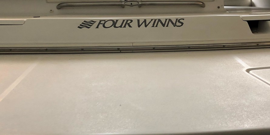 Four winns 220 horizon