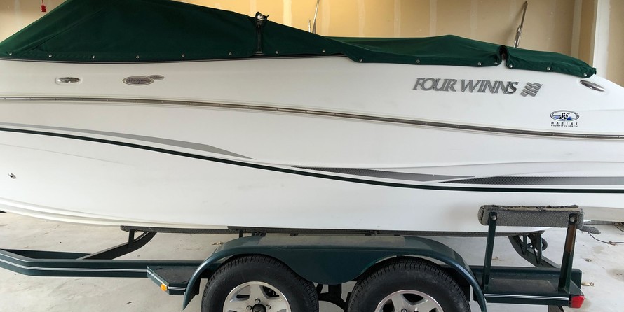 Four winns 220 horizon