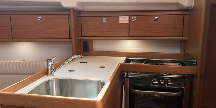 Bavaria CRUISER 34