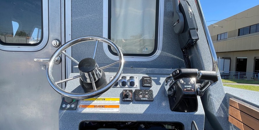 KingFisher 3025 Offshore