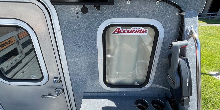 KingFisher 3025 Offshore