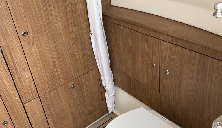 Boston Whaler 350 Outrage