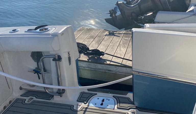 Boston Whaler 350 Outrage