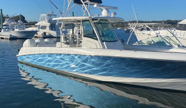 Boston Whaler 350 Outrage