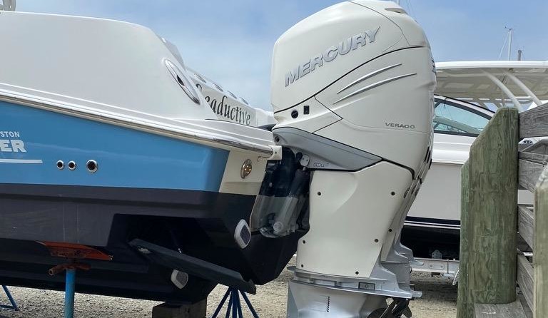 Boston Whaler 350 Outrage