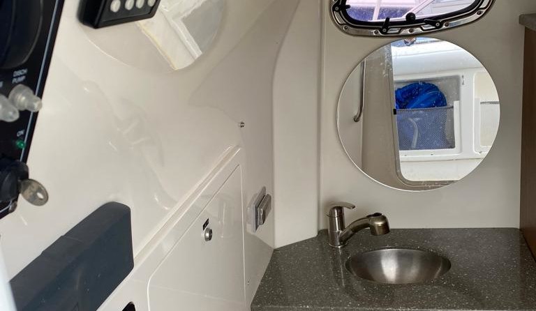 Boston Whaler 350 Outrage