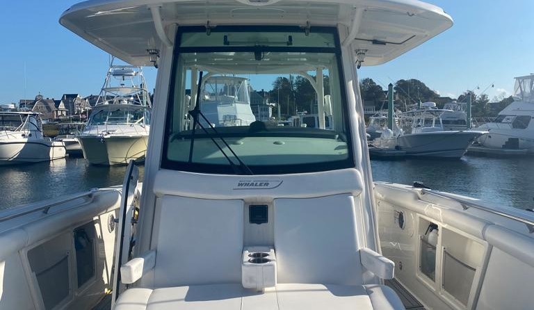 Boston Whaler 350 Outrage