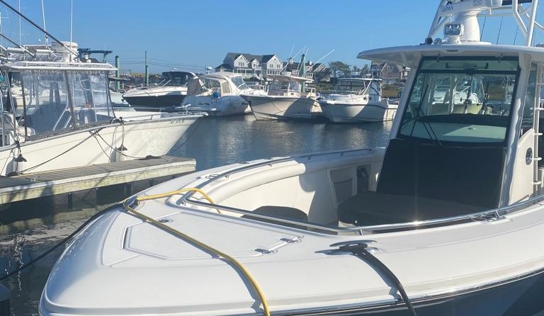 Boston Whaler 350 Outrage