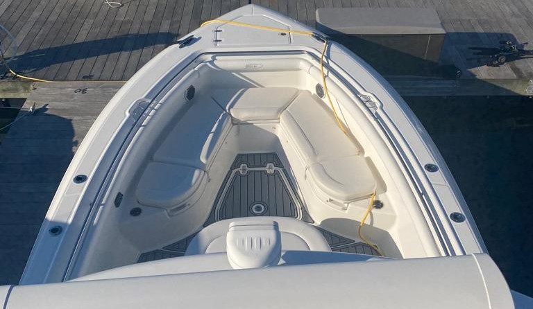Boston Whaler 350 Outrage
