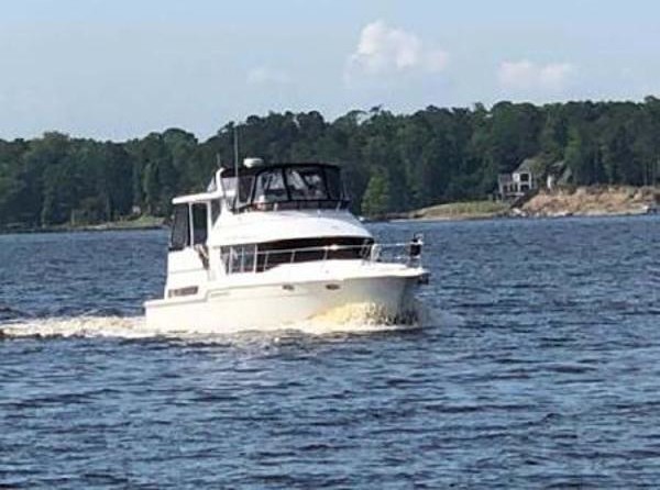 Carver 41 Cockpit Motor Yacht