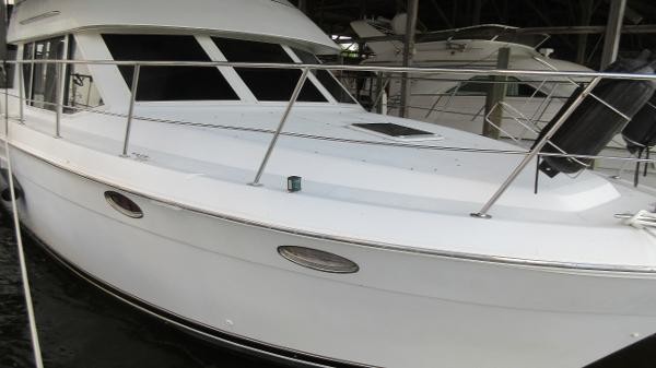 Carver 41 Cockpit Motor Yacht