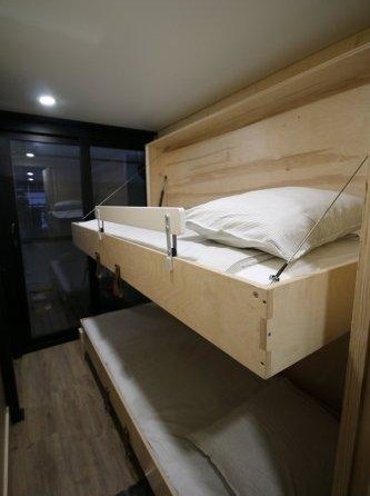 Waterlily Large Canal Houseboat