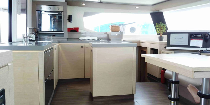 Fountaine Pajot Saona 47