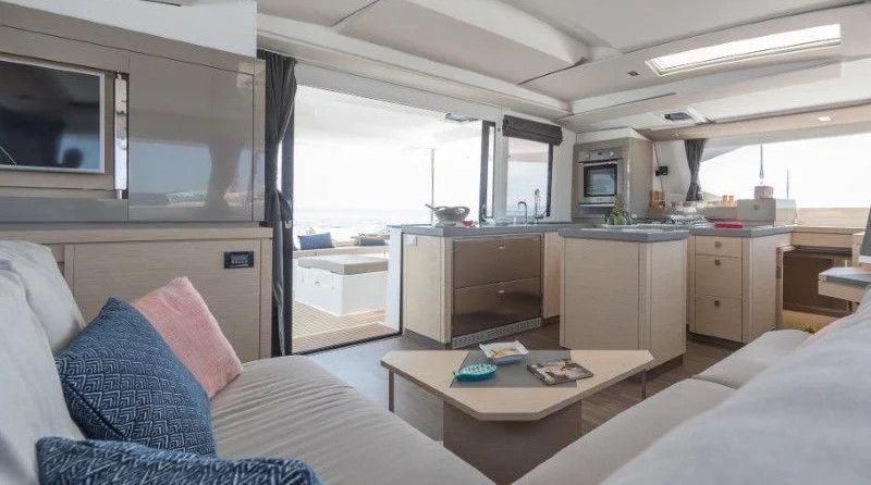 Fountaine Pajot Saona 47