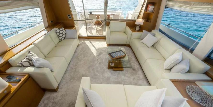 Ferretti 780