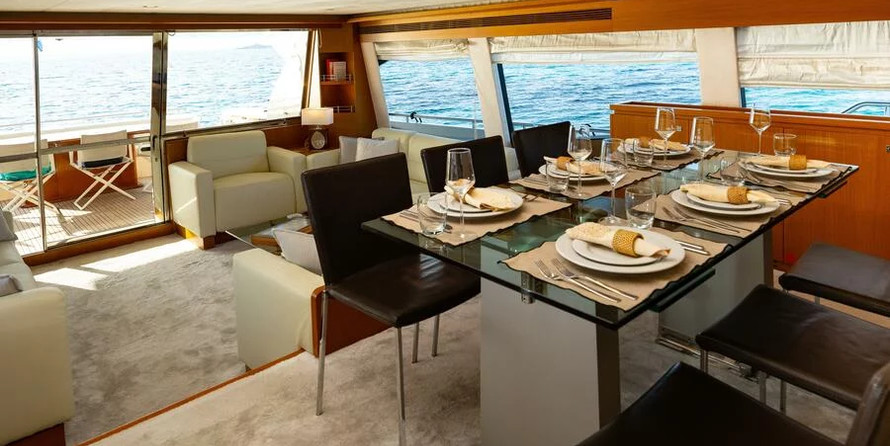Ferretti 780