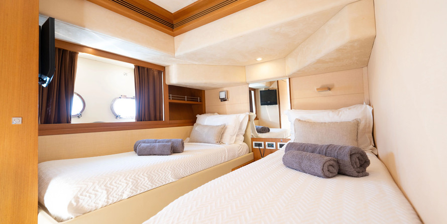 Ferretti 780