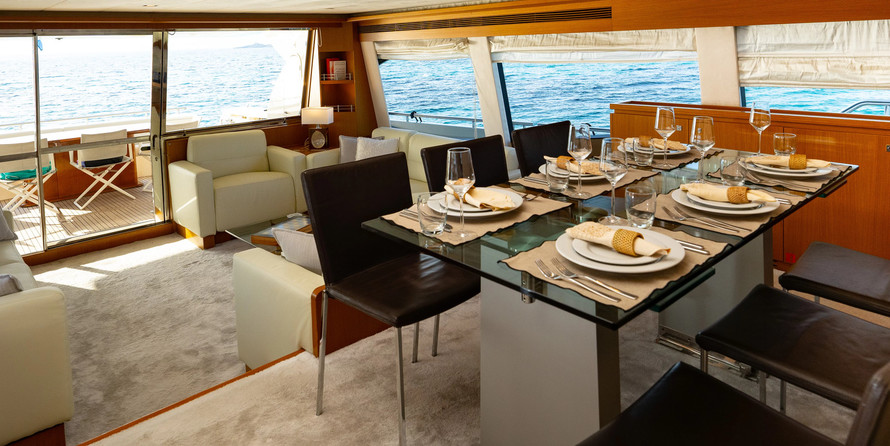 Ferretti 780