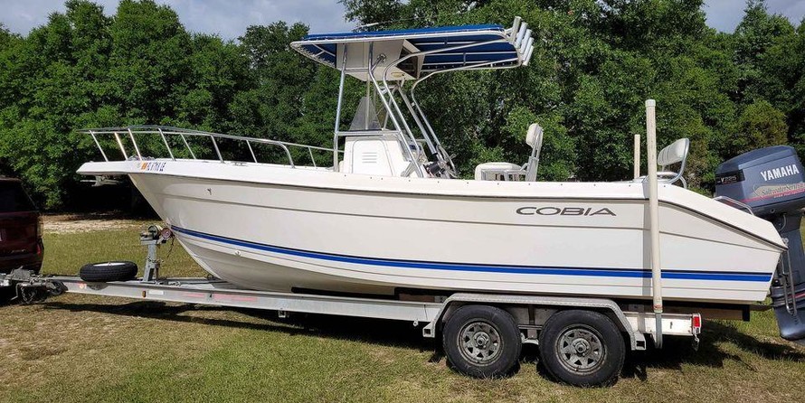 Cobia 217 center console