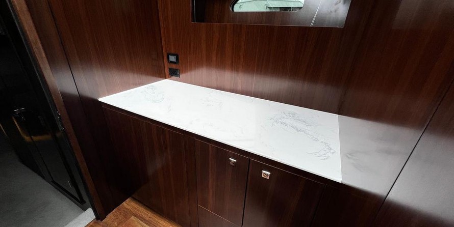 Cruisers Yachts 54 Cantius