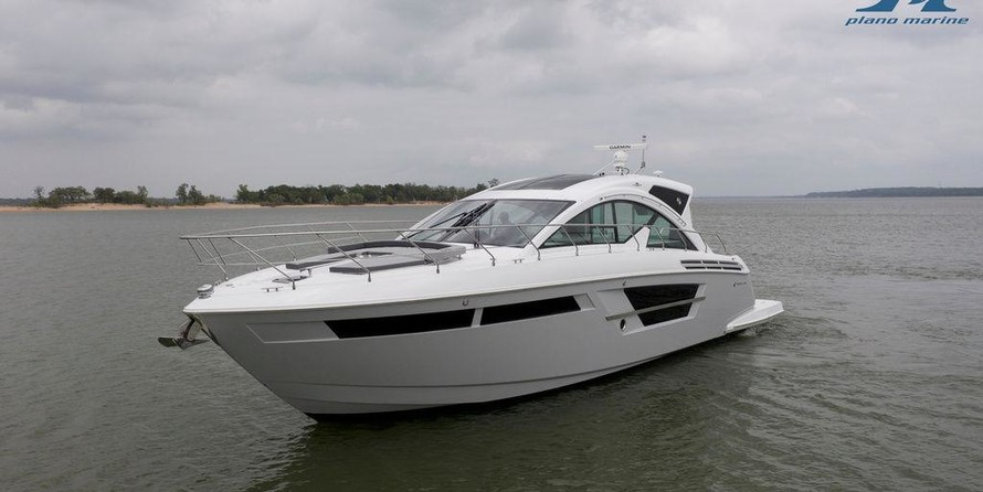 Cruisers Yachts 54 Cantius