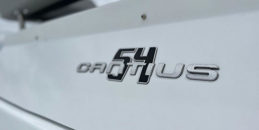 Cruisers Yachts 54 Cantius