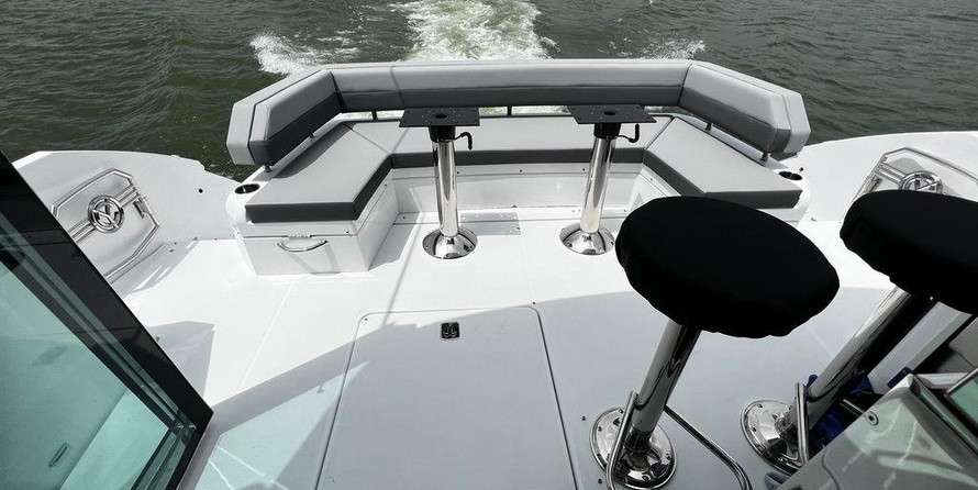 Cruisers Yachts 54 Cantius