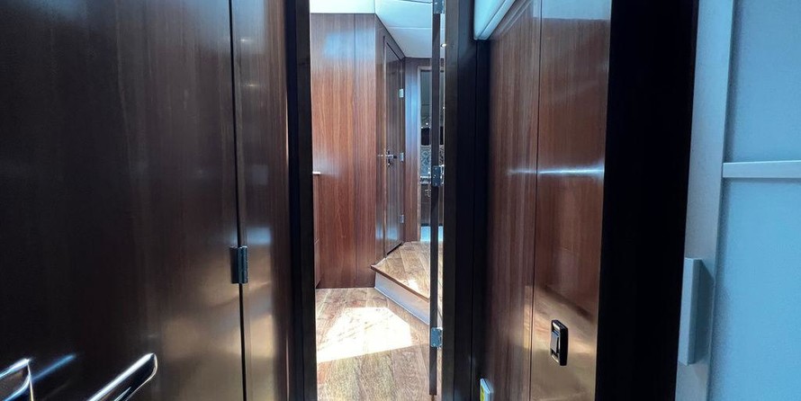 Cruisers Yachts 54 Cantius