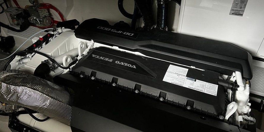 Cruisers Yachts 54 Cantius