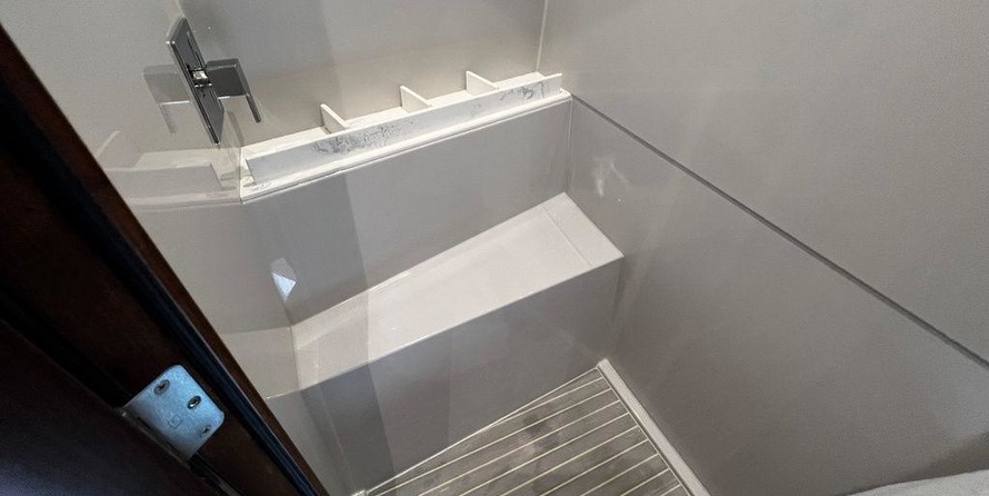 Cruisers Yachts 54 Cantius