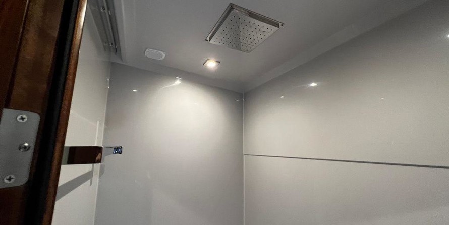 Cruisers Yachts 54 Cantius