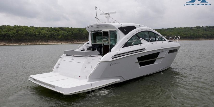 Cruisers Yachts 54 Cantius