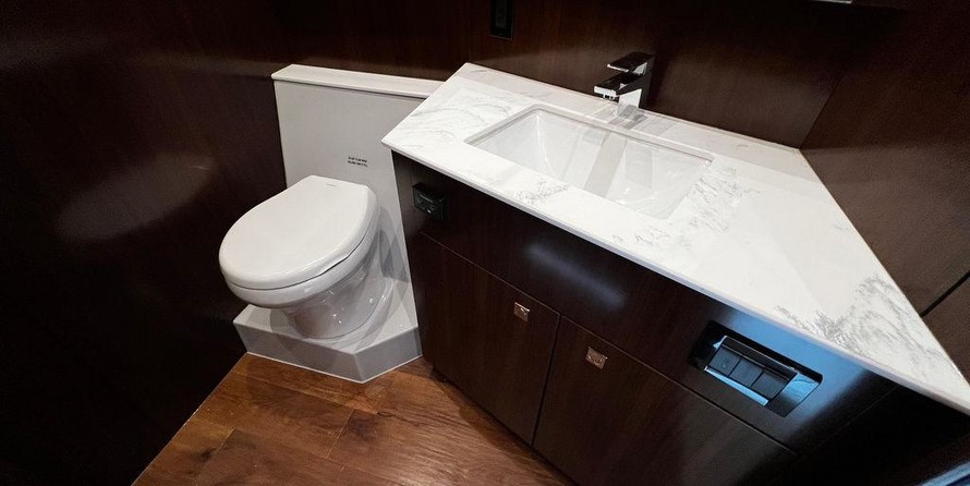 Cruisers Yachts 54 Cantius