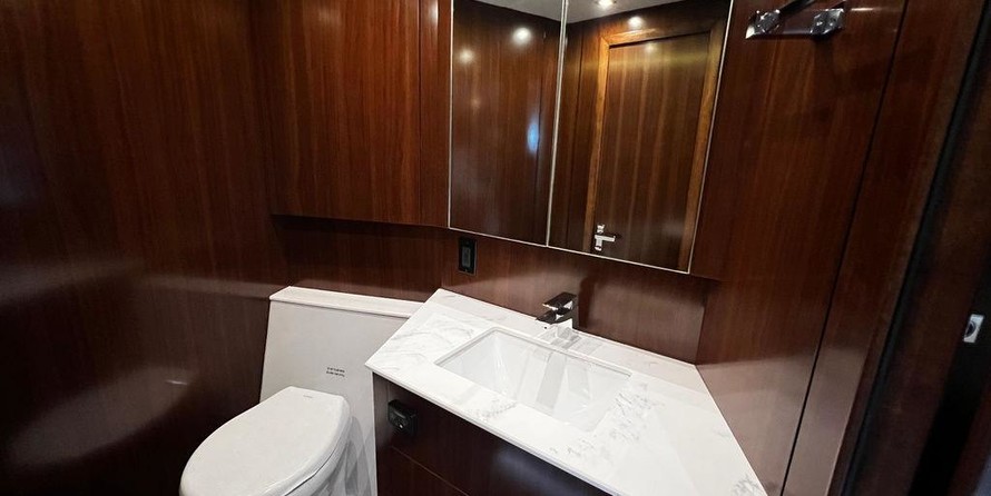 Cruisers Yachts 54 Cantius