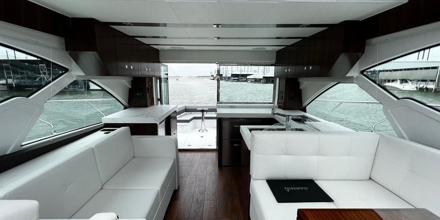 Cruisers Yachts 54 Cantius