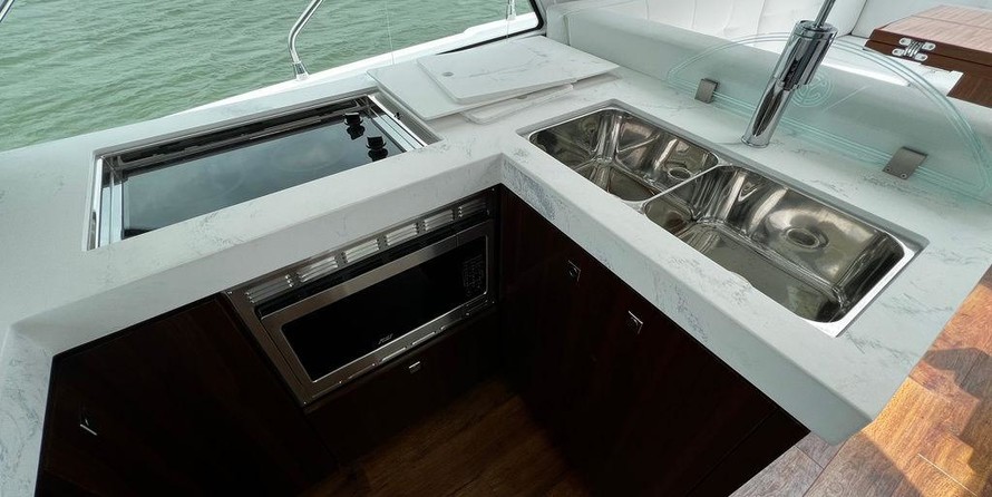 Cruisers Yachts 54 Cantius