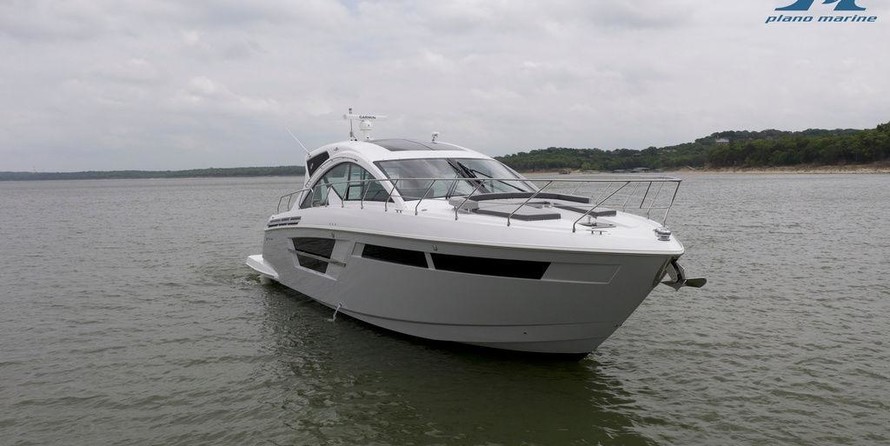 Cruisers Yachts 54 Cantius