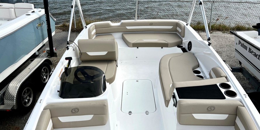 Hurricane SunDeck Sport 185 OB