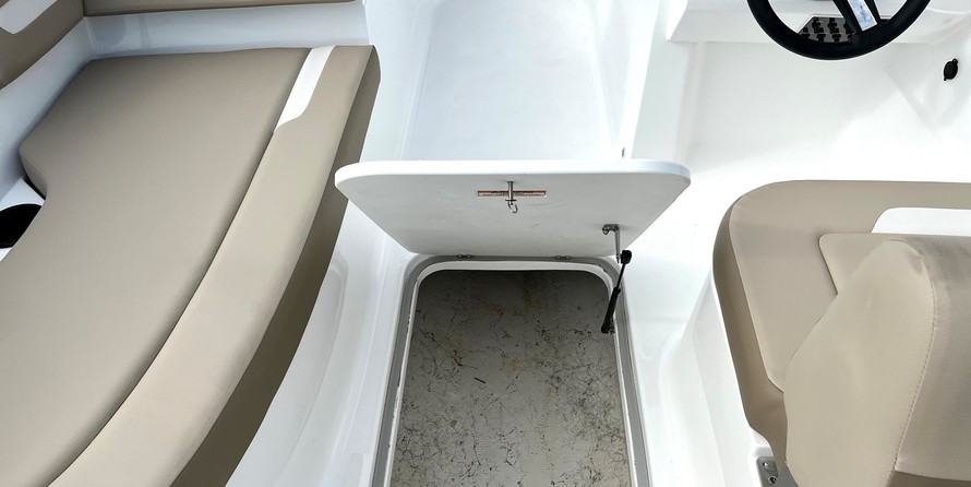 Hurricane SunDeck Sport 185 OB