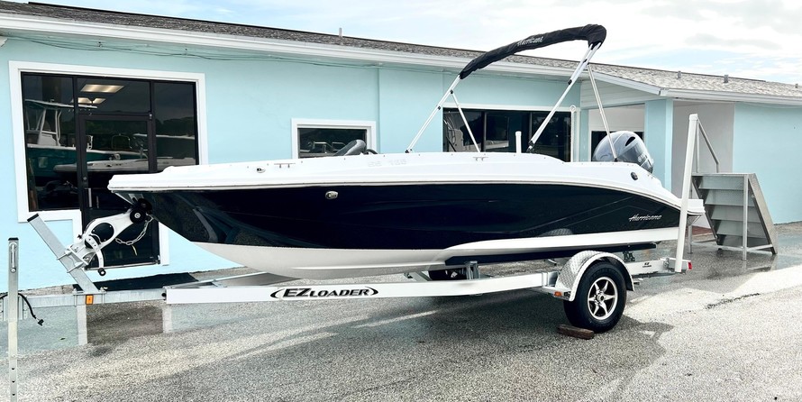 Hurricane SunDeck Sport 185 OB